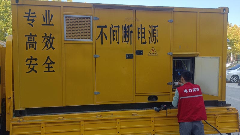 费县柴油发电机组和UPS电源配合使用时，如何避免切换过程中的电力中断？
