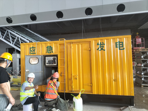 费县怎样判断空气滤清器是否需要更换？